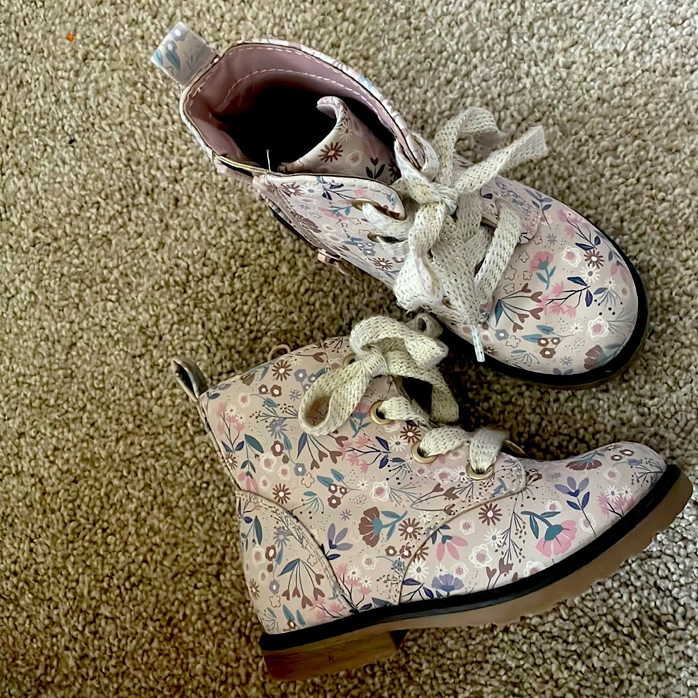 size 8 Girls' Toddler Cat & Jack Giovanni Lace Up Combat Boots - Floral